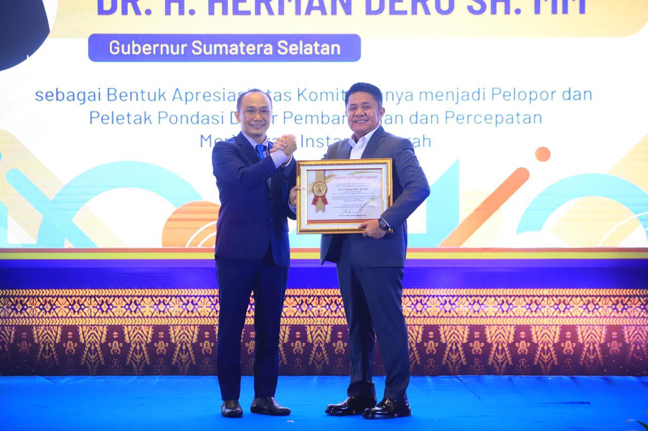 Gubernur Herman Deru Raih Penghargaan Pelopor Percepatan Meritokrasi dari BKN RI