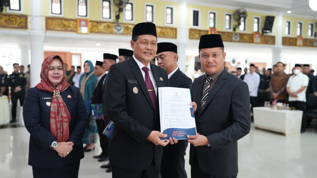 Bupati Muara Enim Edison Kembali Lantik 7 Pejabat Eselon II: Tegaskan Rotasi Bukan Unsur Politis, Murni untuk Penyegaran Birokrasi