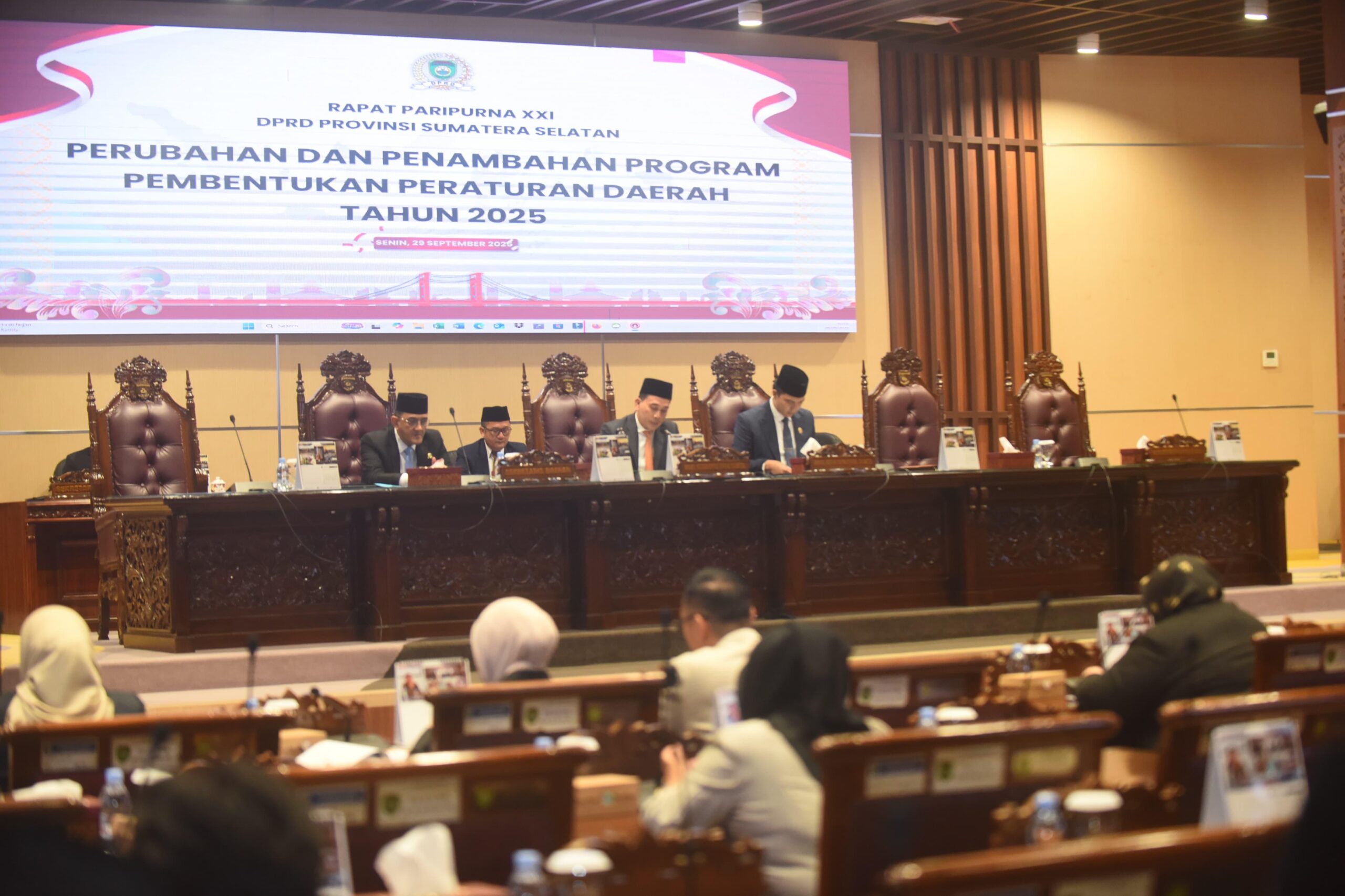 Rapat Paripurna XXI DPRD Provinsi Sumsel Tetapkan 9 Ranperda 2025 dan Renja 2026