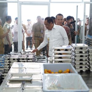 Wagub Cik Ujang Resmikan SPPG Sofyan Kenawas Gandus,  Jadi Percontohan Program Makan Bergizi Gratis di Sumsel