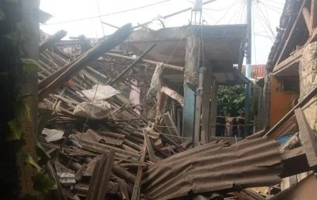Ledakan Dahsyat! Gegerkan Pamulang, 3 Rumah Hancur dan Tujuh Orang Terluka