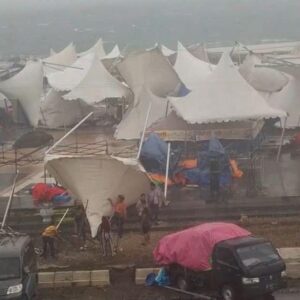 Cuaca Ekstrem Terjang Mamuju: Tenda Mamuju Festival Roboh Dihantam Angin Kencang