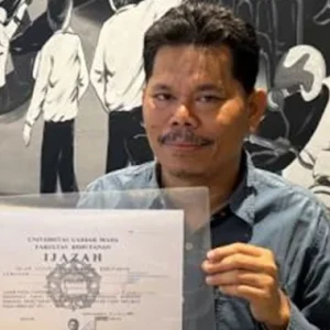 Bonatua Peroleh Salinan Ijazah Jokowi dari KPU: Ini Kemenangan Rakyat Indonesia!