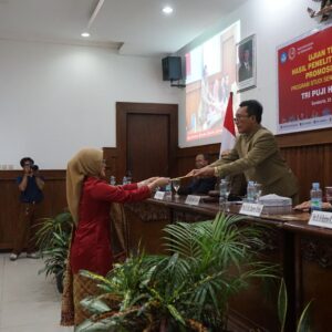 Tri Puji Handayani Raih Gelar Doktor Seni Termuda di Palembang,  Predikat Cumlaude Lewat Kajian Estetika Teater Dulmuluk