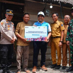PLN Hadirkan Cahaya Harapan di Desa Arisan Buntal Kayu Agung, Wujudkan Mimpi Warga Nikmati Listrik Gratis