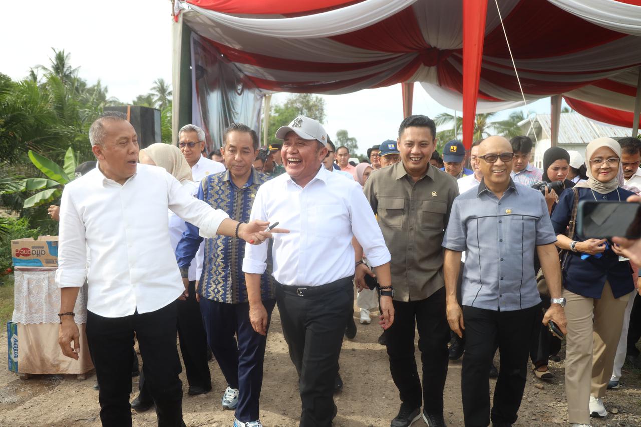 Wakil Ketua DPR RI Saan Mustopa Janji Perjuangkan Aspirasi Petani Kabupaten Banyuasin