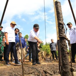 Menteri ESDM dan Gubernur Herman Deru Pastikan Sumur Minyak Rakyat Ramah Lingkungan dan Aman