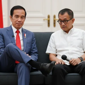 Saat Tolak Proyek Kereta Cepat Whoosh Jakarta-Bandung  Depan Jokowi, Kaki Agus Pambagio Sempat Diinjak Wantimpres