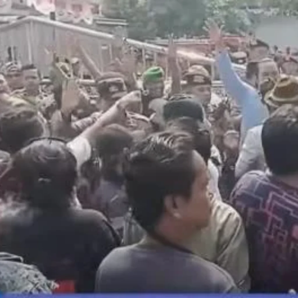 Sidang Hak Angket Bupati Pati Ricuh, Pendukung Sudewo Adu Jotos dengan Massa AMPB