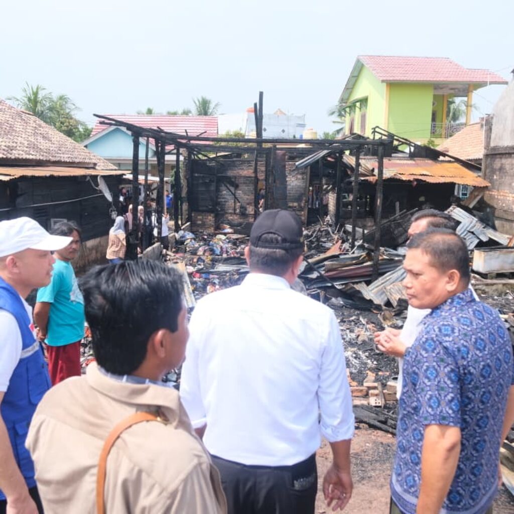 Tiga Rumah Warga di Kelurahan Serasan Jaya Sekayu Hangus Terbakar