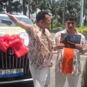 Heboh!, Aktris Irfan Hakim Diberi Kado Raffi Ahmad Mobil Listrik Seharga Nyaris Rp1 Miliar
