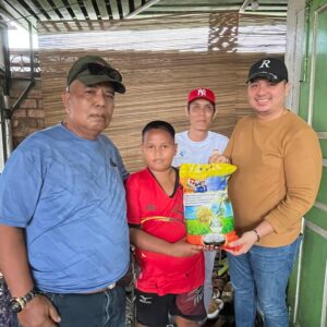 Terpilih Kembali Sebagai Sekretaris Partai PAN Kota Palembang, Riski Saputra SH, MH, Membagikan Ratusan Karung Beras Kepada Masyarakat dan Pengurus KMMD