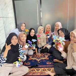 Kreativitas Jadi Modal Utama, PTBA Latih 30 Peserta Kembangkan Kerajinan Pipe Cleaner