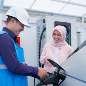 Gandeng Indosat Business, PLN percepat Ekosistem EV Lewat Digitalisasi SPKLU dan Transformasi Layanan Energi