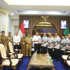 Gubernur Herman Deru  Dorong PGRI Sumsel Fokus pada Inovasi Pendidikan