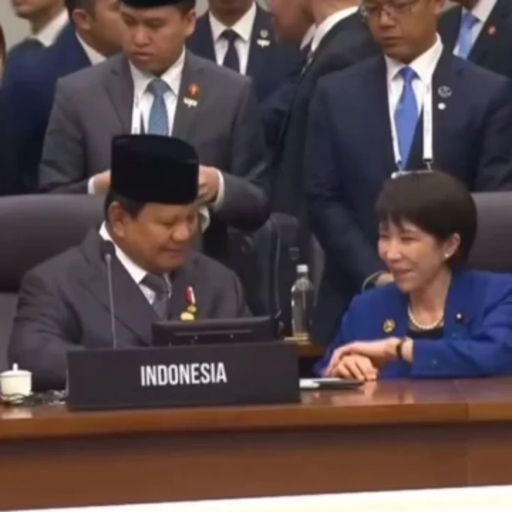 Viral! Detik- detik Video PM Perempuan Pertama Jepang Geser Kursi Mendekat ke Presiden Prabowo, Bahas Apa ya?