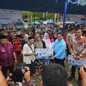 PLN untuk Rakyat: Salurkan Bantuan Pasang Baru Listrik (BPBL) pada HUT ke-22 Lebong
