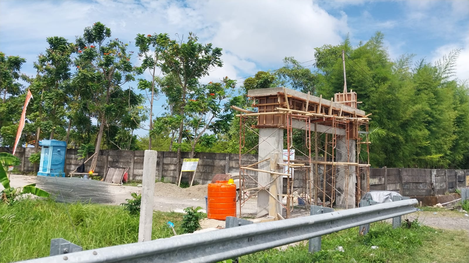 Proyek Rehabilitasi Lapangan Tenis Mamuju Disorot di Tengah Efisiensi  Anggaran