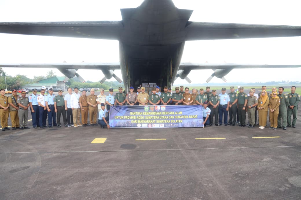 Sumsel Kembali Berangkatkan Bantuan Kemanusiaan Dengan Pesawat Hercules untuk Tiga Provinsi Terdampak Bencana di Sumatera