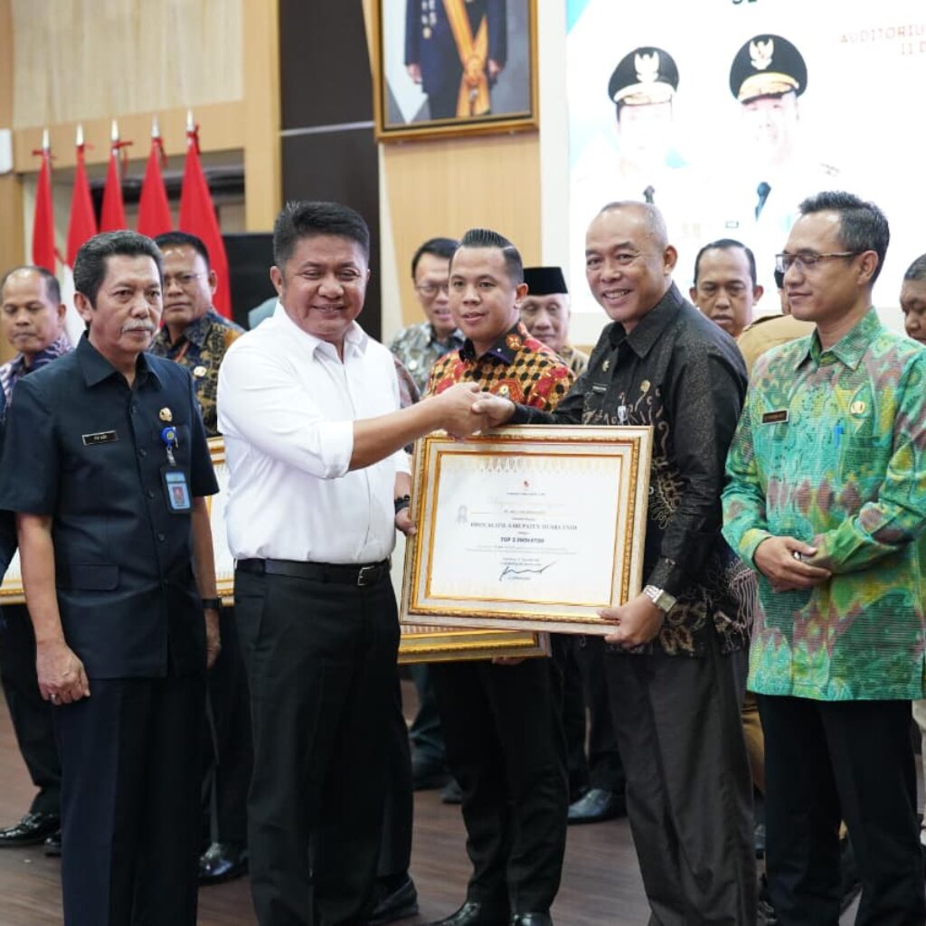 Pemberian Penghargaan Kompetisi Inovasi Pelayanan Publik Disdukcapil se-Sumsel