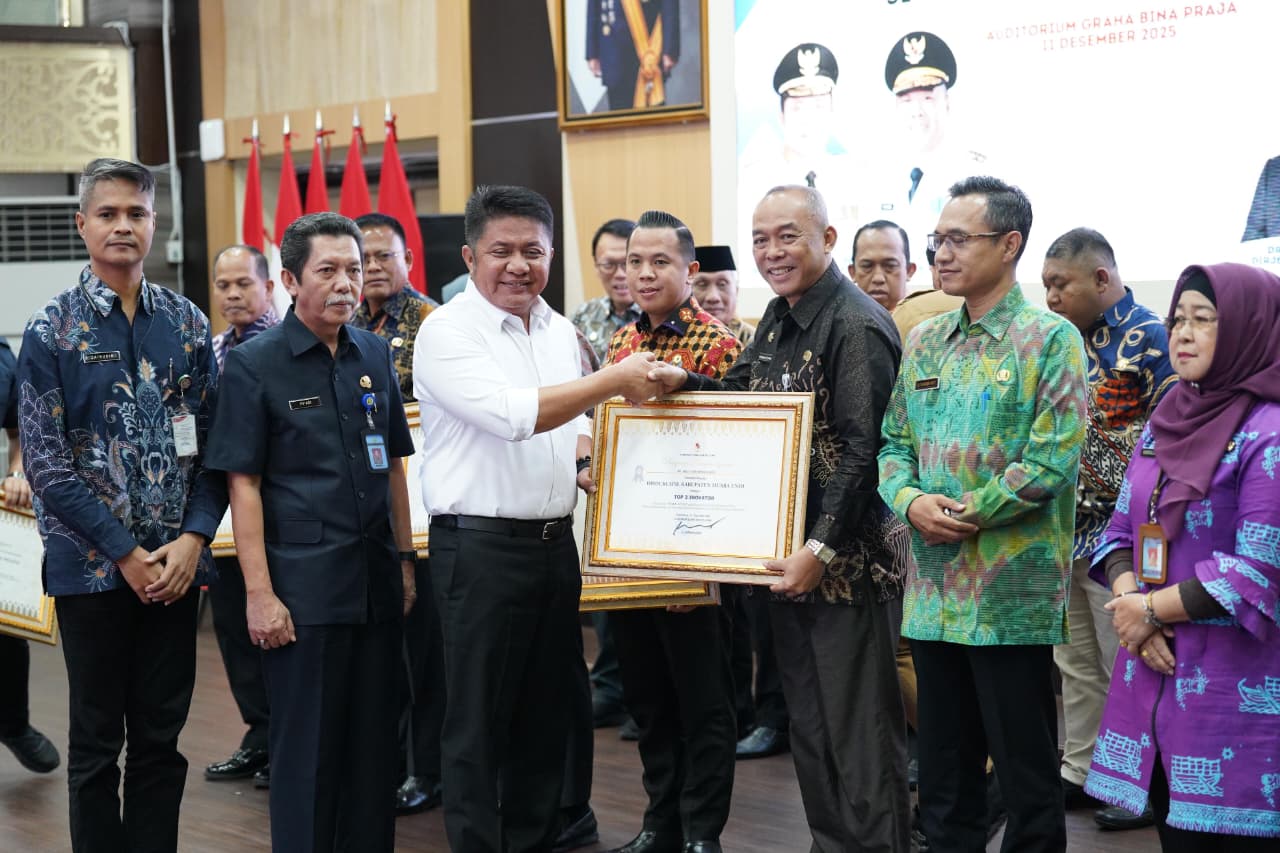 Pemberian Penghargaan Kompetisi Inovasi Pelayanan Publik Disdukcapil se-Sumsel