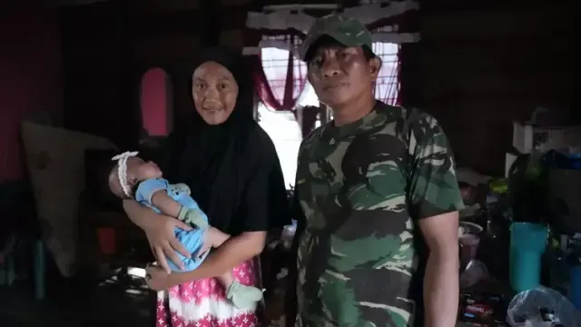 Cerita Sertu Giman, TNI yang Sendirian Berenang Selamatkan 20 Warga Aceh Tamiang saat Banjir Bandang