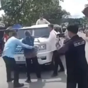 Viral! Video  Lelaki Tua Hadang Mobil Presiden Prabowo di Langkat, Tunjuk-Tunjuk dan Sampaikan Pesan Ini