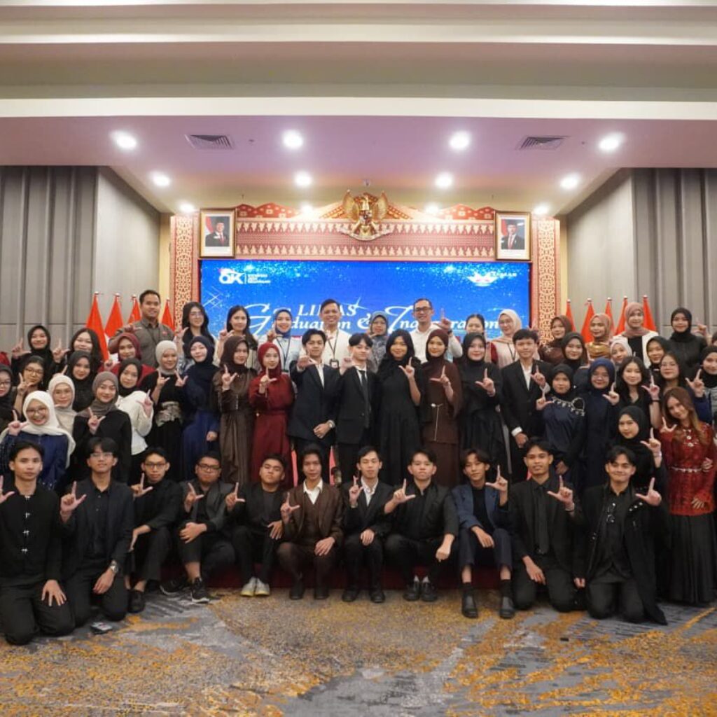 Gen LIMAS Graduation dan Inauguration Day: Stepping the Future Financial Literacy Agents
