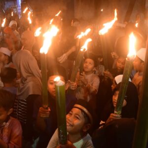 Warga Korongana Gelar Pawai Obor Sambut Ramadhan 1447 H