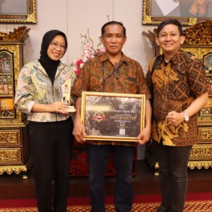 Komitmen Transparansi Berbuah Prestasi, PTBA Raih Anugerah Keterbukaan Informasi Publik 2025