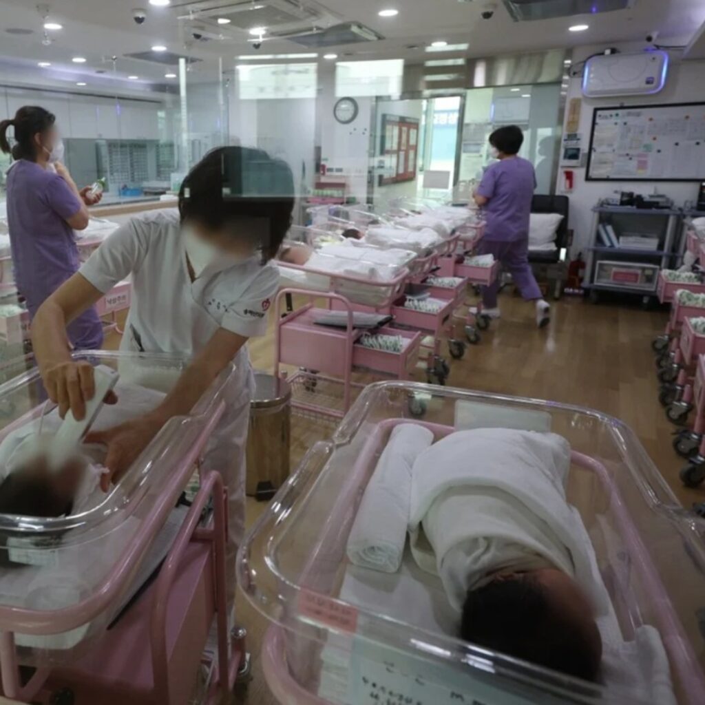 Gubernur Korea Selatan Usulkan ‘Impor Perawan’ dari Vietnam untuk Tingkatkan Angka Kelahiran