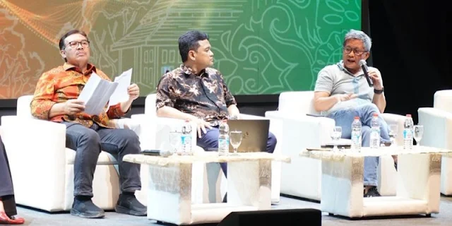 Rocky Gerung Singgung Tukang Kayu jadi Tahanan hingga ‘Tut Wuri Malsuin Ijazah’