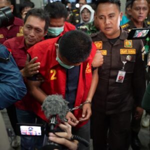Oknum Anggota Dewan Muara Enim dan Anaknya  Ditetapkan Jadi Tersangka dan Ditahan Kejati Sumsel