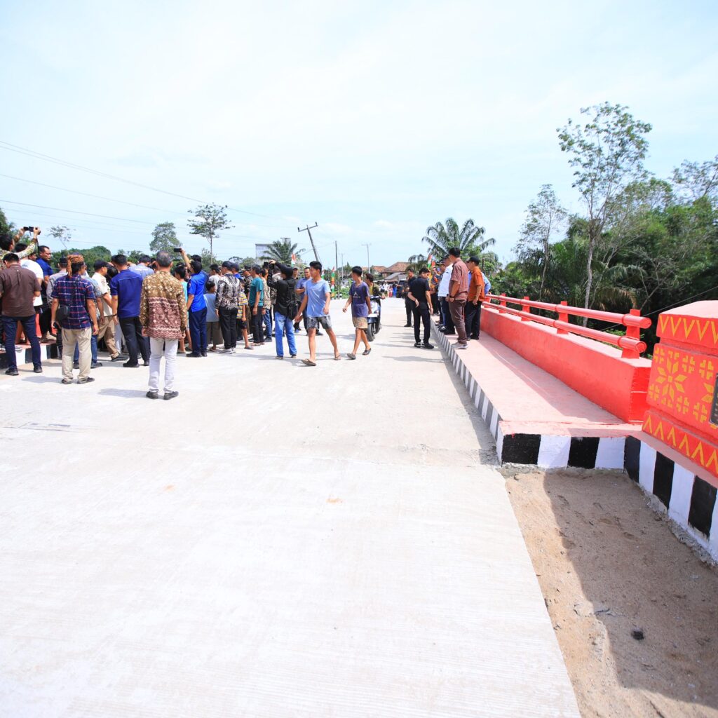 Peresmian Penggantian Jembatan Air Serami di Desa Lubuk Rukam, Kecamatan Peninjauan Kabupaten OKU