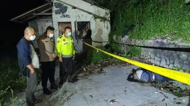 Viral! Kreator Temukan Mayat Siswa saat sedang Live Konten Horor di Eks Kampung Gajah Bandung Barat