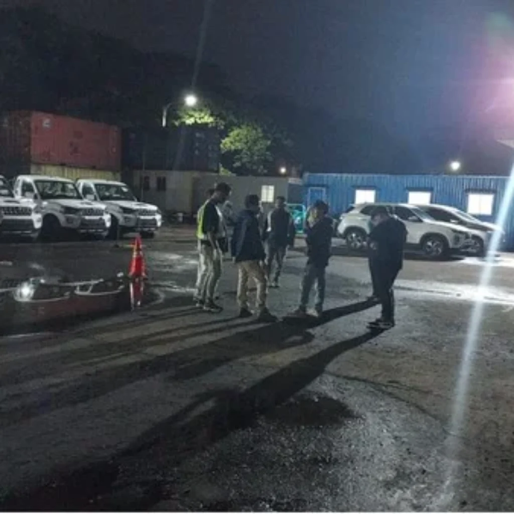 DPR RI Minta Ditunda, Mobil Pikap Mahindra Asal India Malah Sudah Berjejer Rapi di Pelabuhan Tanjung Priok