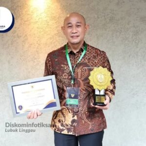 Wali Kota Lubuk Linggau H Rachmat Hidayat Terima Penghargaan UHC Tahun 2026