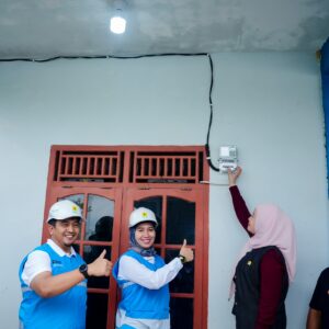 Berkah Ramadhan, Listrik Kini Menyala di Dusun Sungai Aur Pedamaran IV