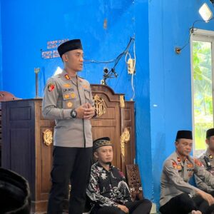 Kapolres OKU Selatan Sambangi dan Dialog dengan Warga Desa Gunung Terang
