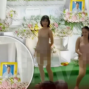 VIDEO!; Wasiat Almarhum, Penari Dewasa Berpakaian Minim Disewa untuk Tampil di Upacara Pemakaman di Thailand