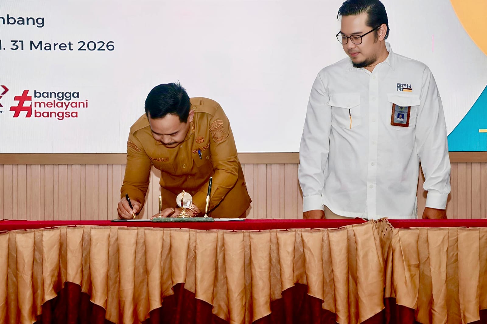 Wakil Bupati Abdur Rohman Serahkan LKPD Muba ke BPK Sumsel