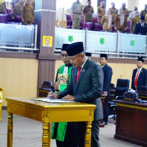 Sodingun Resmi Dilantik Gantikan Nyadiyanto, Bupati Toha Harap Perkuat Sinergi DPRD dan Pemkab Muba