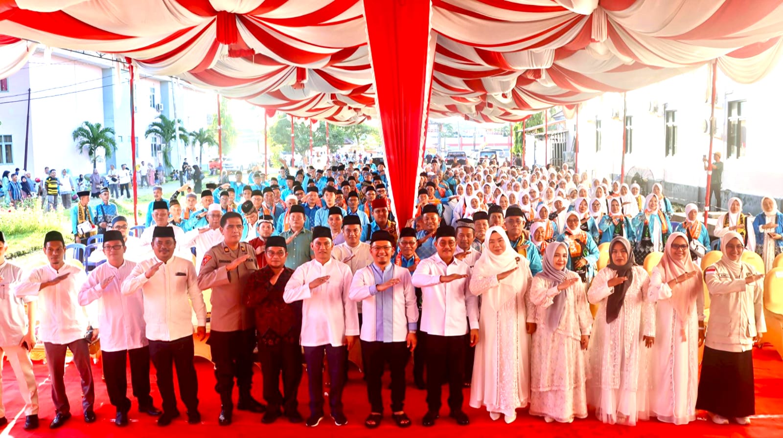 Lepas 236 Calon Haji, Wabup Muba Rohman : Jaga Kesehatan Hadapi Ujian di Tanah Suci dengan Ikhlas