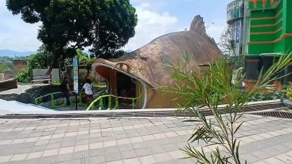 Viral! Dua Wisatawan Terkunci di Area Akuarium Kebun Binatang Bukittinggi, Simak Kronologinya