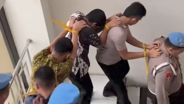 Diduga Biarkan Teman Perkosa Calon Polwan, Tiga Polisi di Jambi Disanksi Minta Maaf dan Patsus 21 Hari, Sementara...