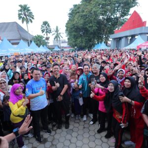Semarak HUT Palembang, Ratu Dewa Buka Roadshow Jalan Sehat PALTV, Diikuti Ribuan Peserta