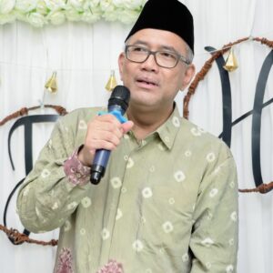 Ketua RT 098 Lucky Mochtar: Melayani Warga dengan Sepenuh Hati