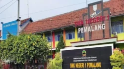 Waduh! Ketua OSIS SMKN 1 Pemalang Edit Foto Belasan Siswi jadi Bug!l Pakai AI