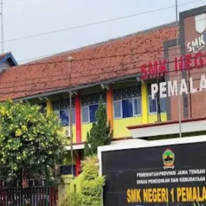 Waduh! Ketua OSIS SMKN 1 Pemalang Edit Foto Belasan Siswi jadi Bug!l Pakai AI