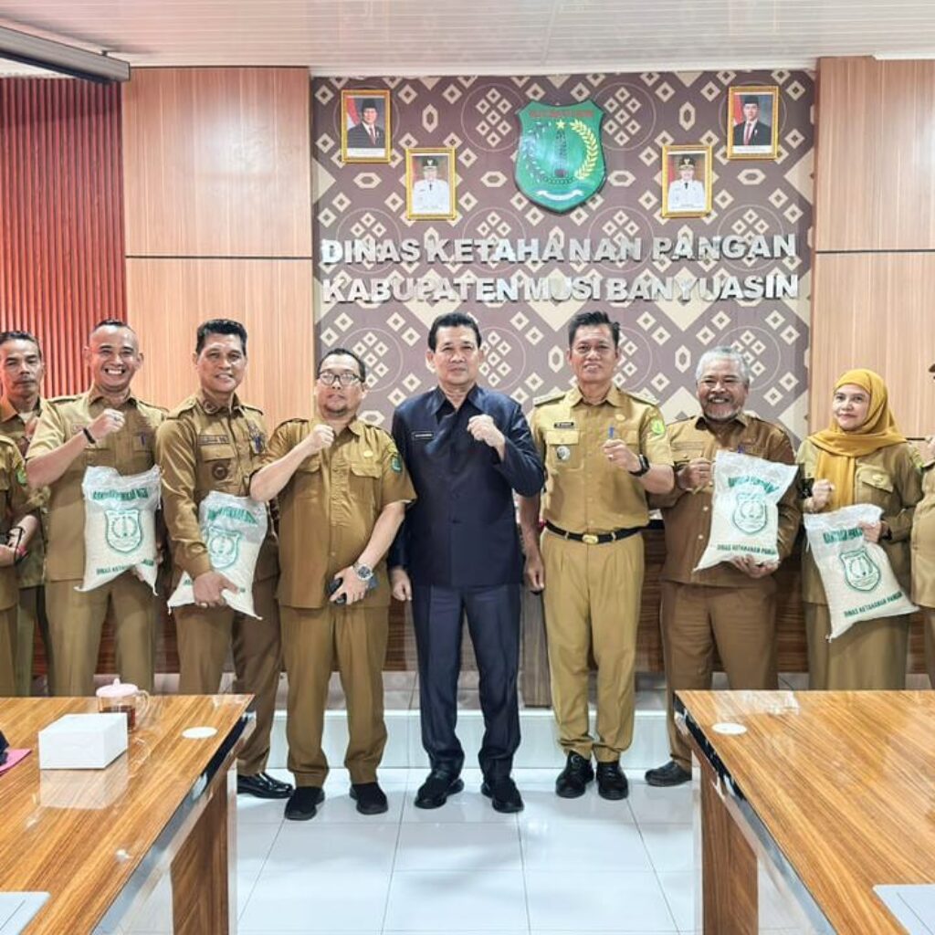 Pemkab Muba Salurkan Cadangan Pangan untuk Lima Desa Rentan Rawan Pangan